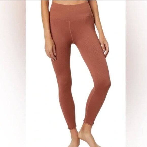 Spiritual Gangster Amor seamless crop tank & love sculpt seamless ruffle legging - Picture 8 of 13